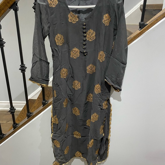 Grey Sharara - Picture 6 of 9
